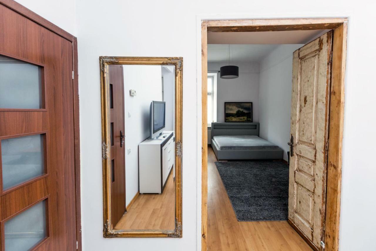 Apartment - Old Town - Cyrulicza Lublin Bagian luar foto
