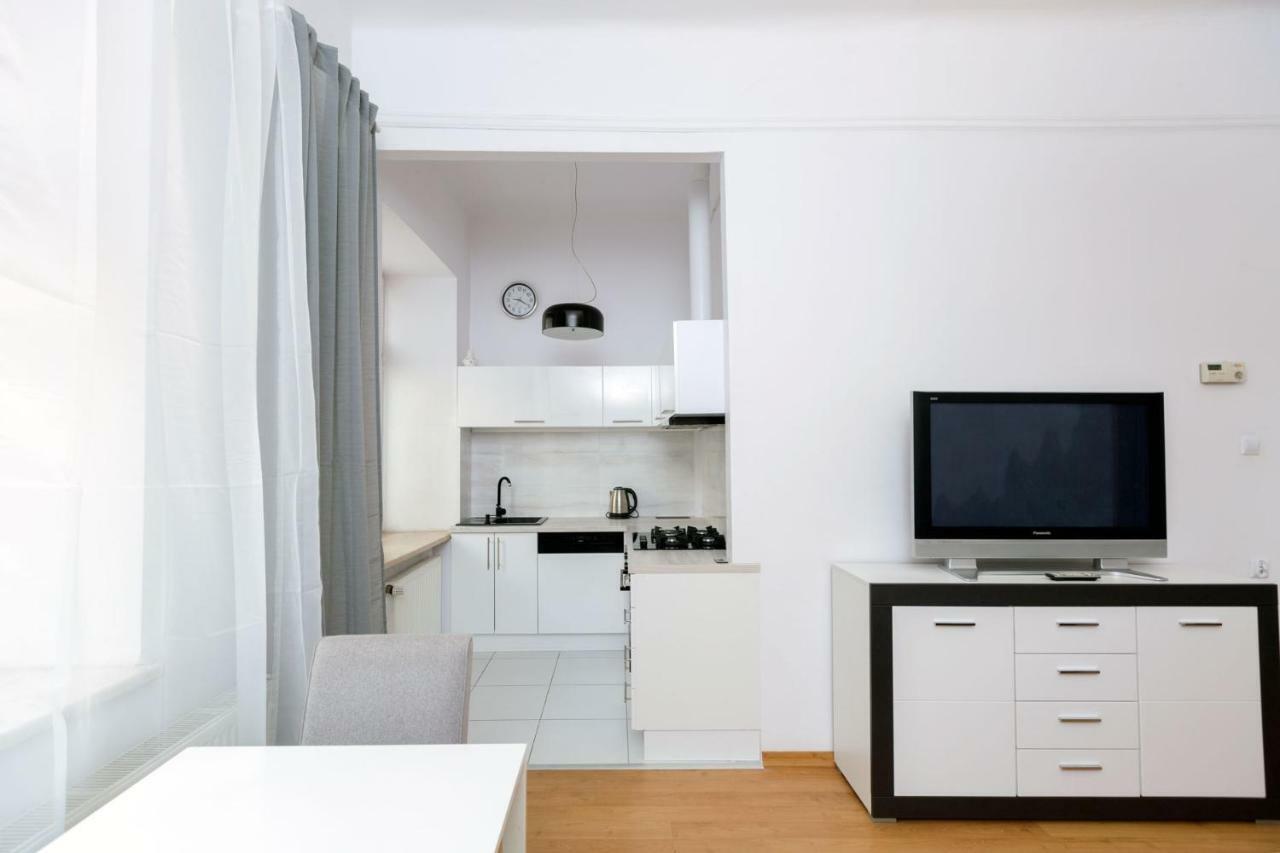 Apartment - Old Town - Cyrulicza Lublin Bagian luar foto