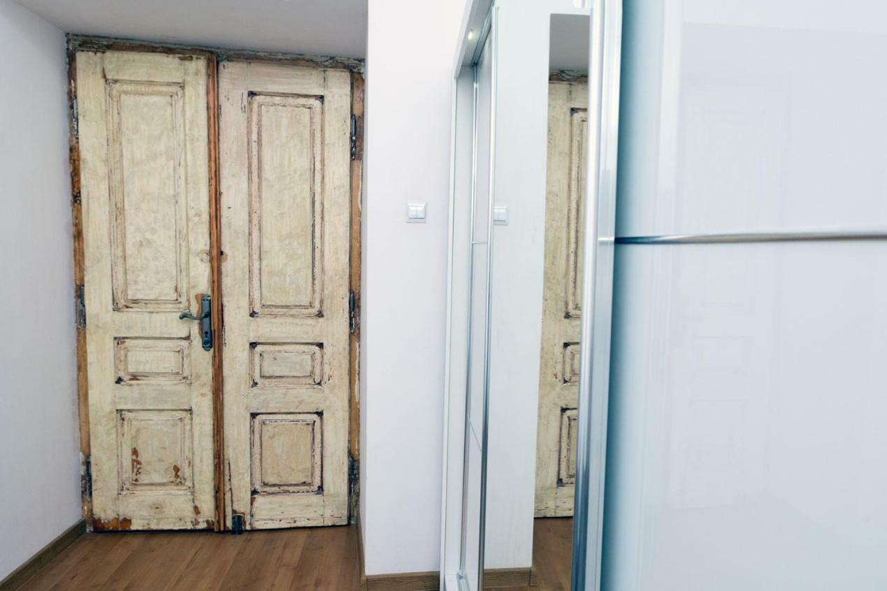 Apartment - Old Town - Cyrulicza Lublin Bagian luar foto