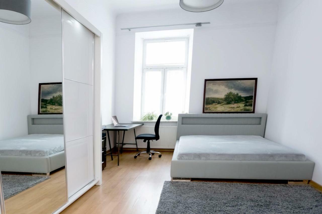Apartment - Old Town - Cyrulicza Lublin Bagian luar foto