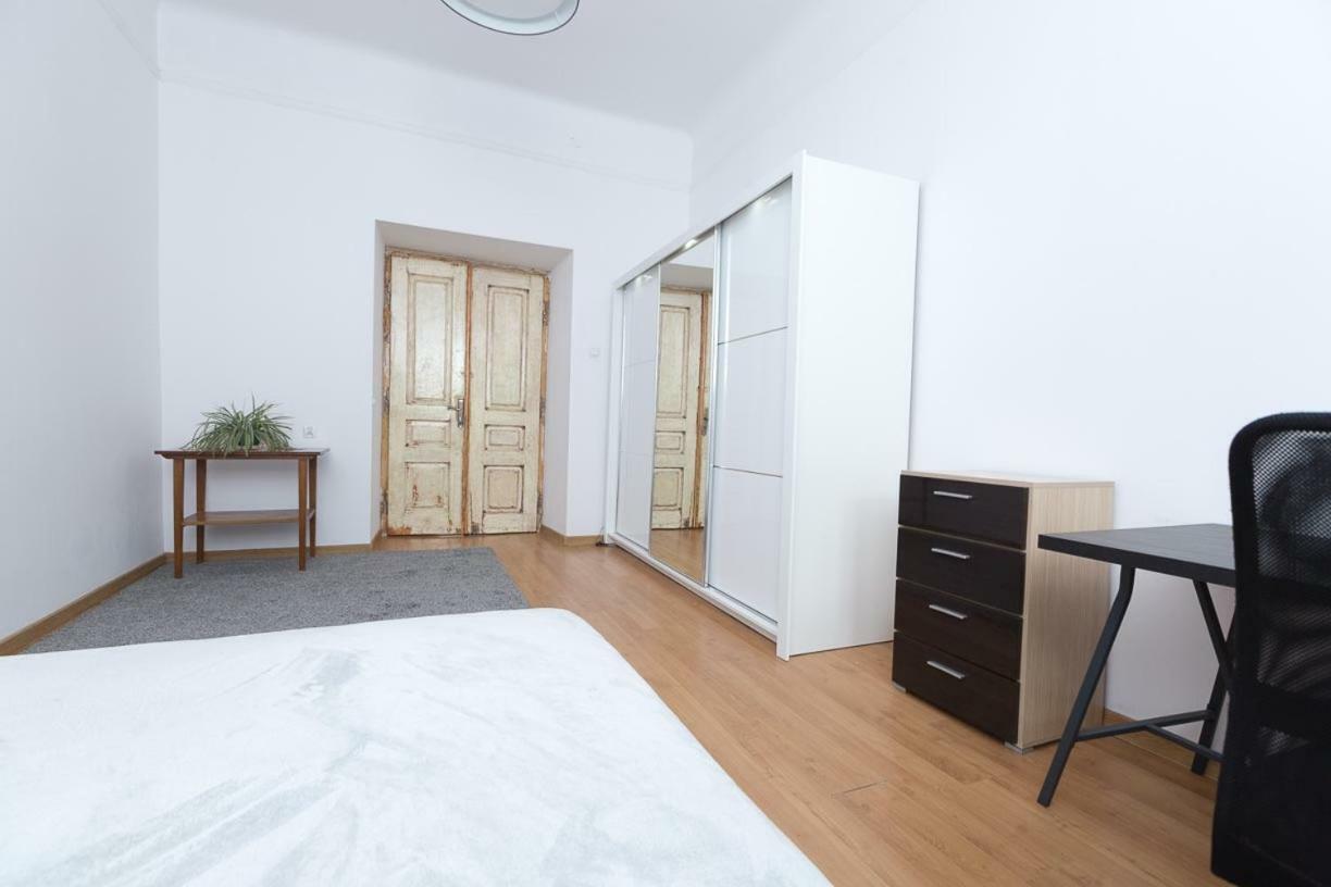 Apartment - Old Town - Cyrulicza Lublin Bagian luar foto