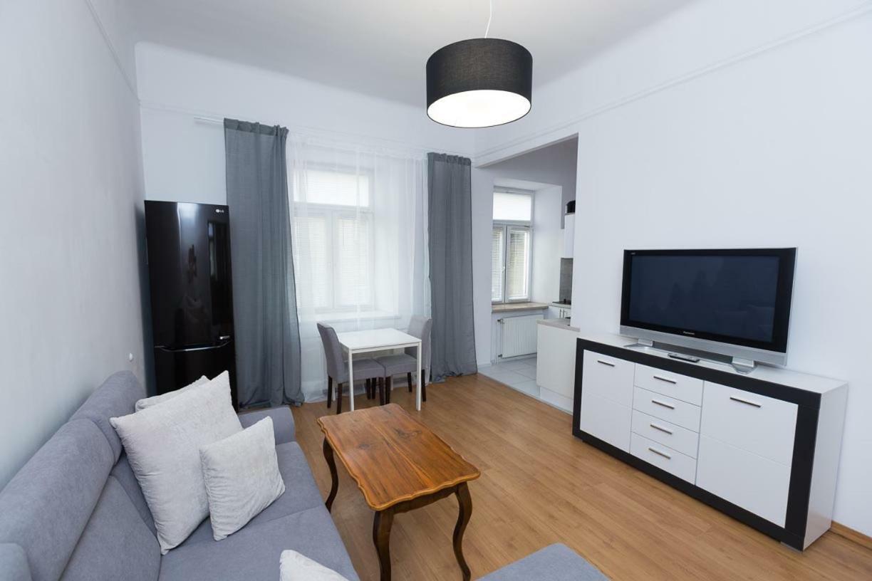 Apartment - Old Town - Cyrulicza Lublin Bagian luar foto