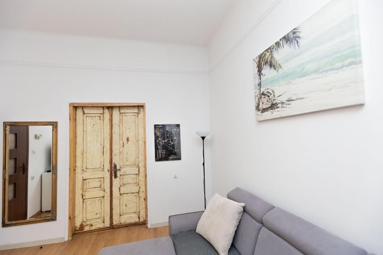 Apartment - Old Town - Cyrulicza Lublin Bagian luar foto