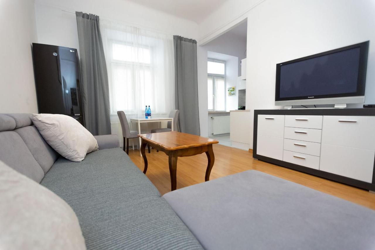 Apartment - Old Town - Cyrulicza Lublin Bagian luar foto