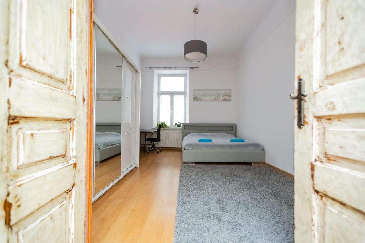 Apartment - Old Town - Cyrulicza Lublin Bagian luar foto